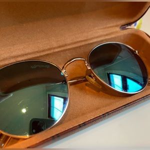 Madewell Sunglasses& Case in great condition. Round blue lens with gold frame